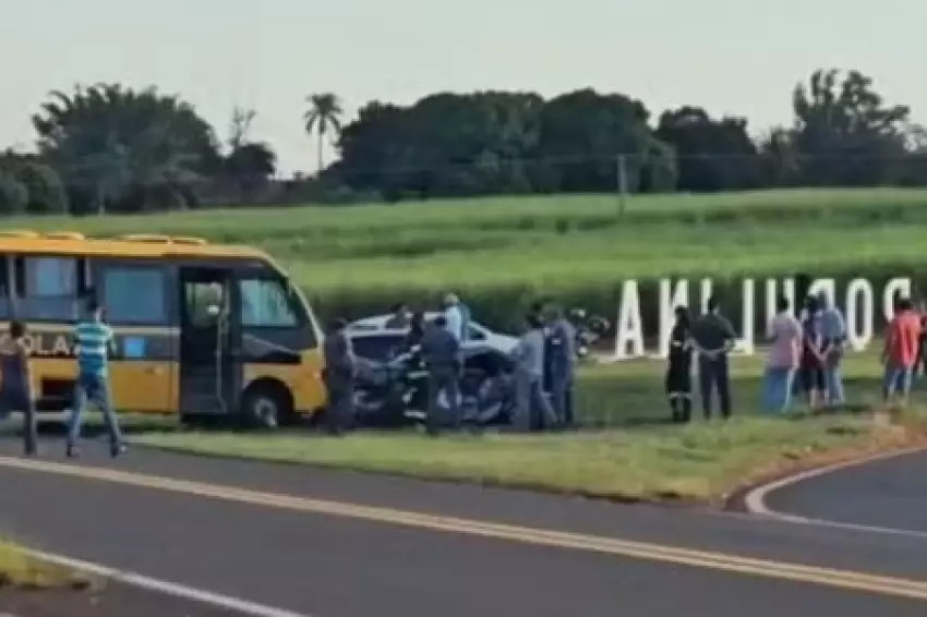 Motorista morre após colisão com ônibus escolar na Elyeser