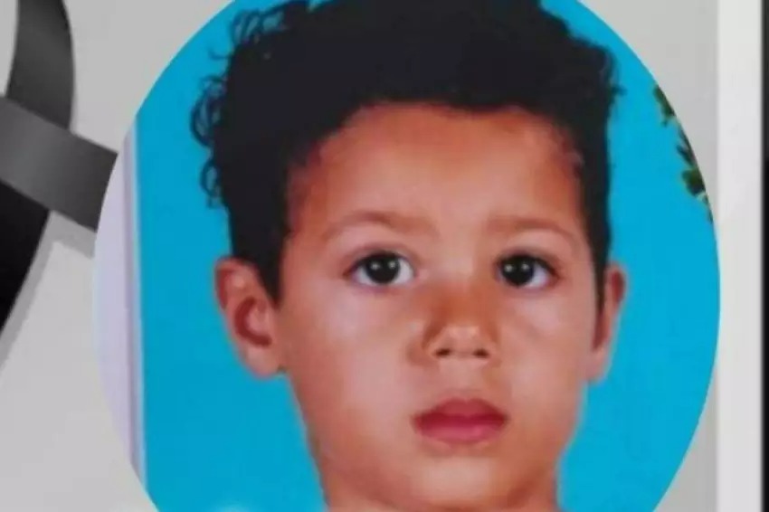 REGIÃO: Criança de 3 anos morre após ser atingida por viga de madeira em casa