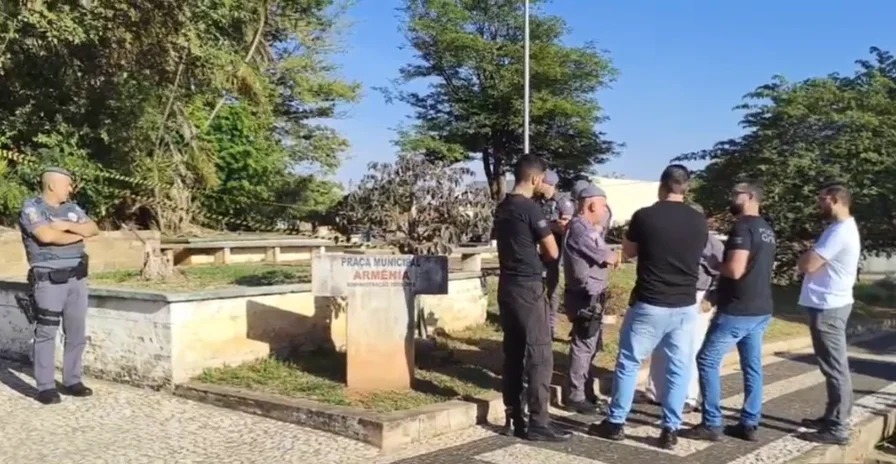 AGORA: Confronto deixa um morto, feridos e PMs agredidos com paus
