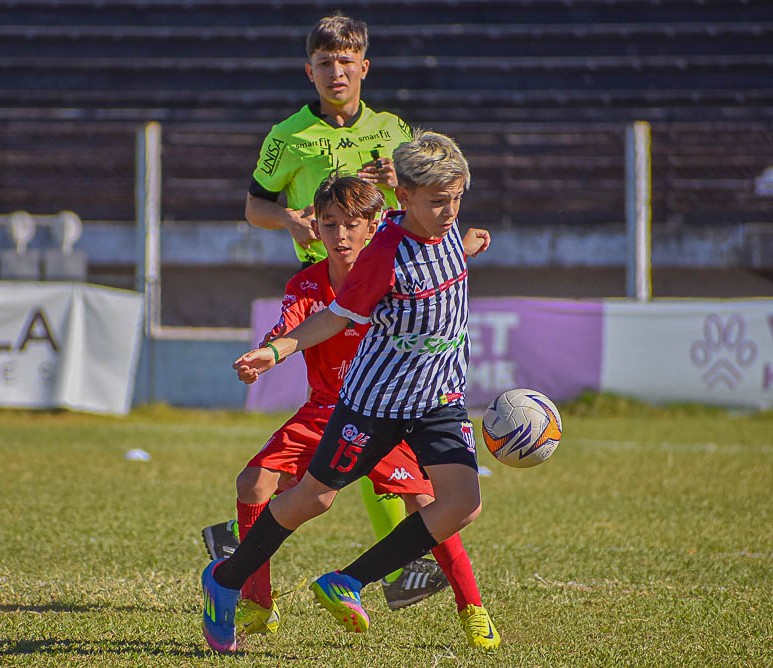 Bandeirante supera o Noroeste no tempo normal no sub-11 e sub-12