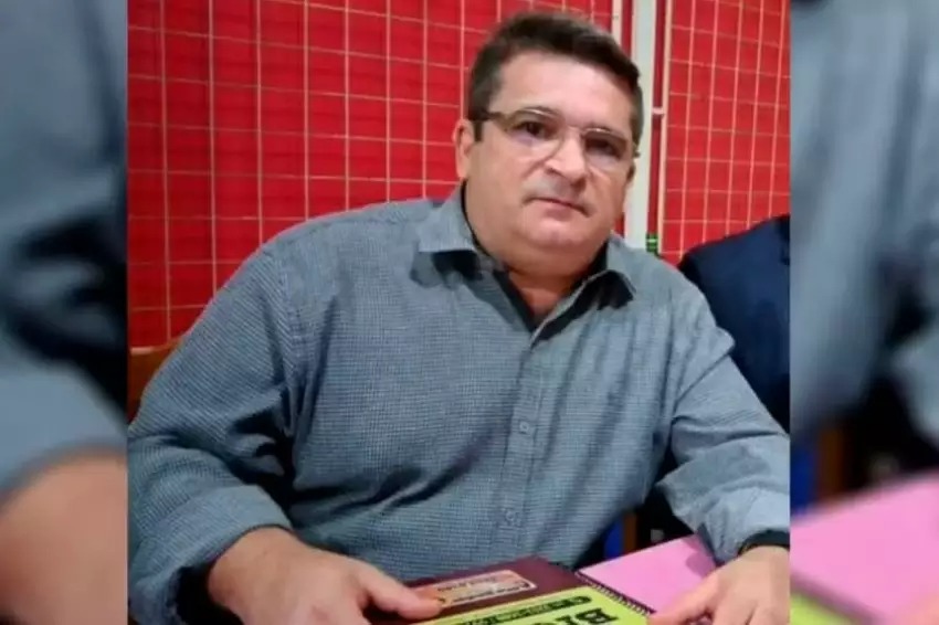 Caminhoneiro flagrado cochilando antes de acidente é afastado