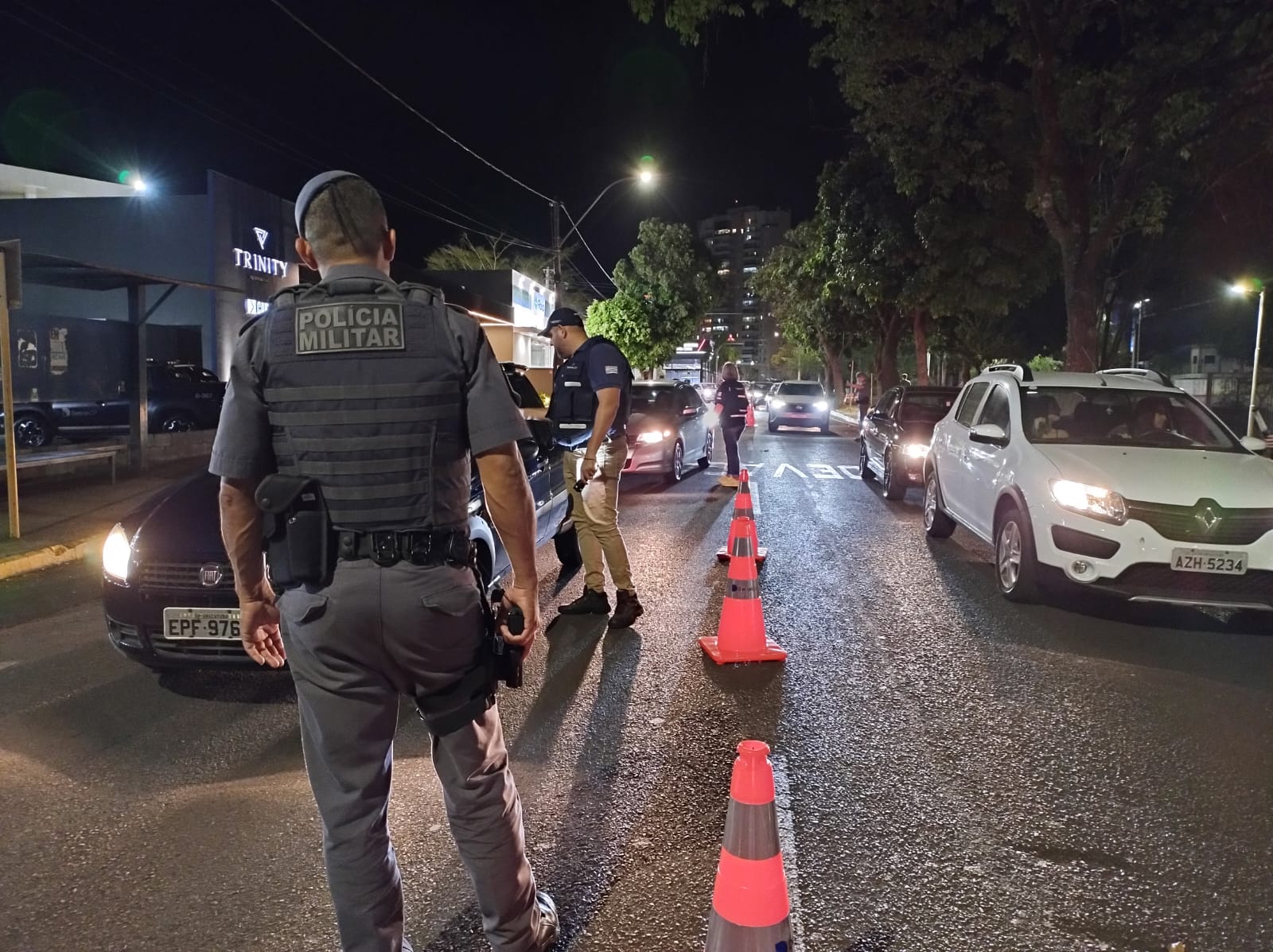 Operação contra motoristas embriagados resulta em 75 autuações
