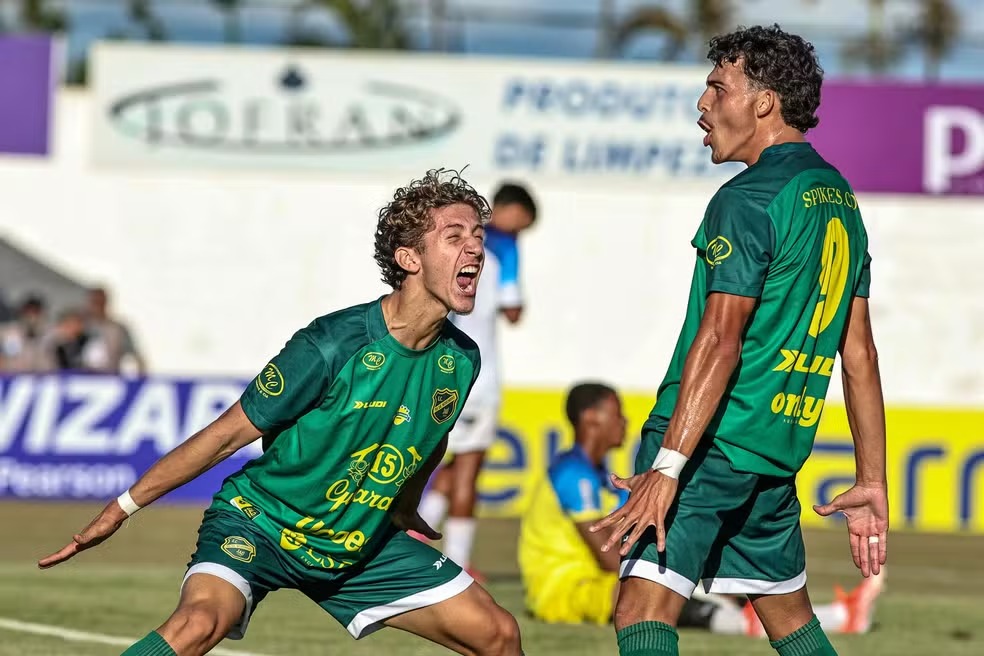 XV de Jaú vence o Trindade com gols de colombiano e avança na Copinha
