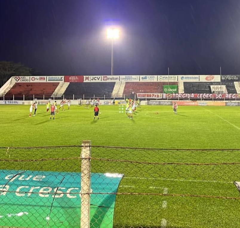 CLASSÍCO DAS RÁDIOS: Bandeirante segura empate com XV e segue na lanterna da A3