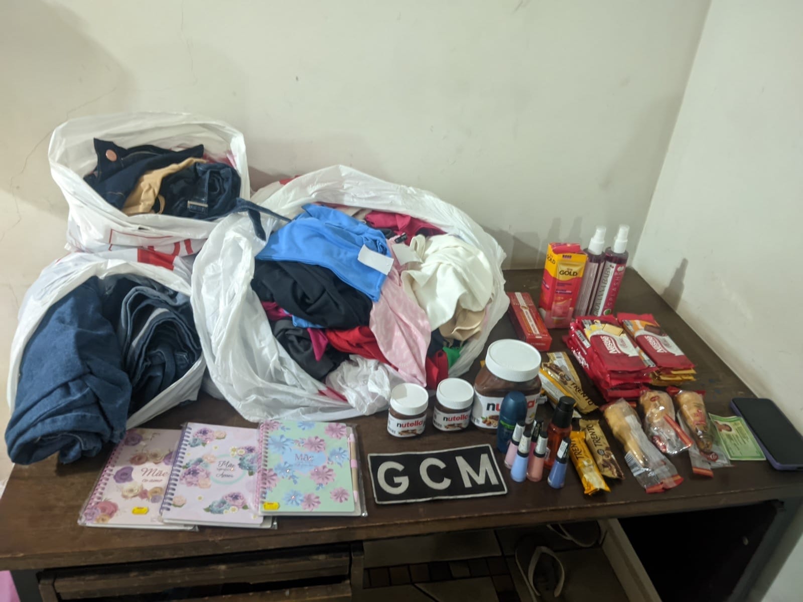 Mulher é presa após série de furtos no Centro de Birigui