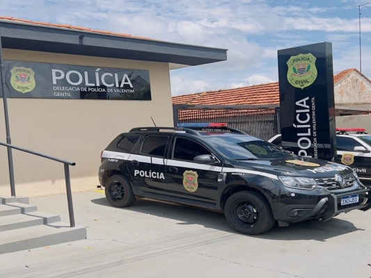 Bebê sofre fratura no nariz após suspeita de queda em creche
