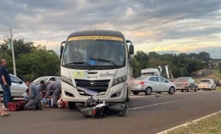 Motociclista morre após colisão com micro-ônibus em Birigui
