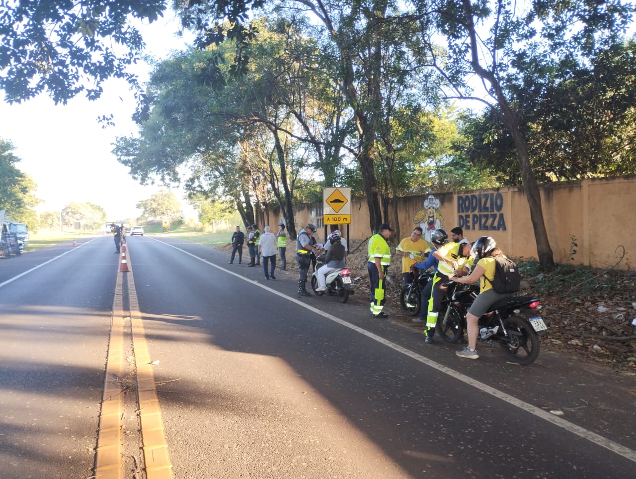 Maio Amarelo promove ações em pontos movimentados de Birigui